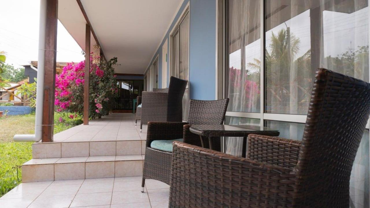 Petero Atamu Hotel Hanga Roa Exterior photo